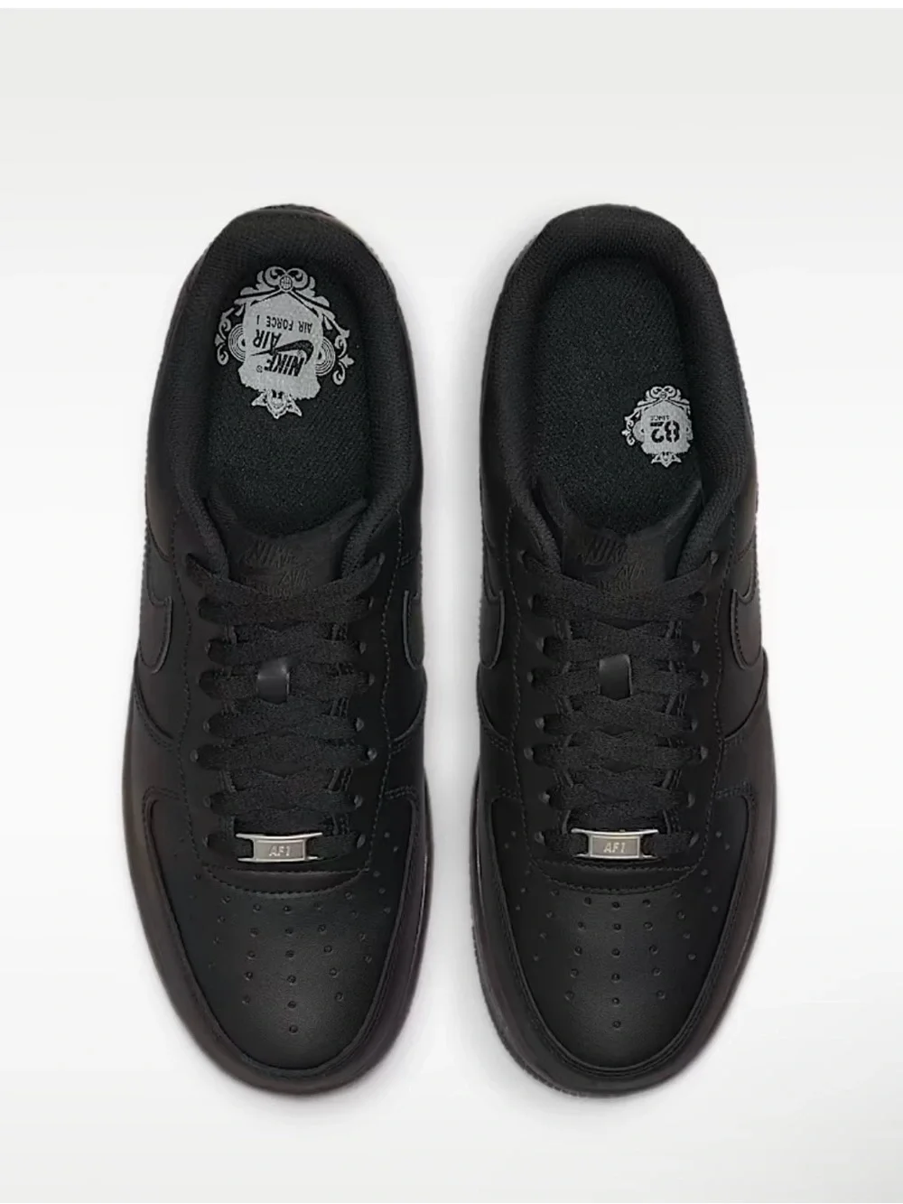 EUC Nike Black Air Force 1 ‘07